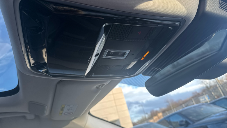 Land Rover Range Rover Velar 2.0 D200 SE 5dr Auto Diesel Estate